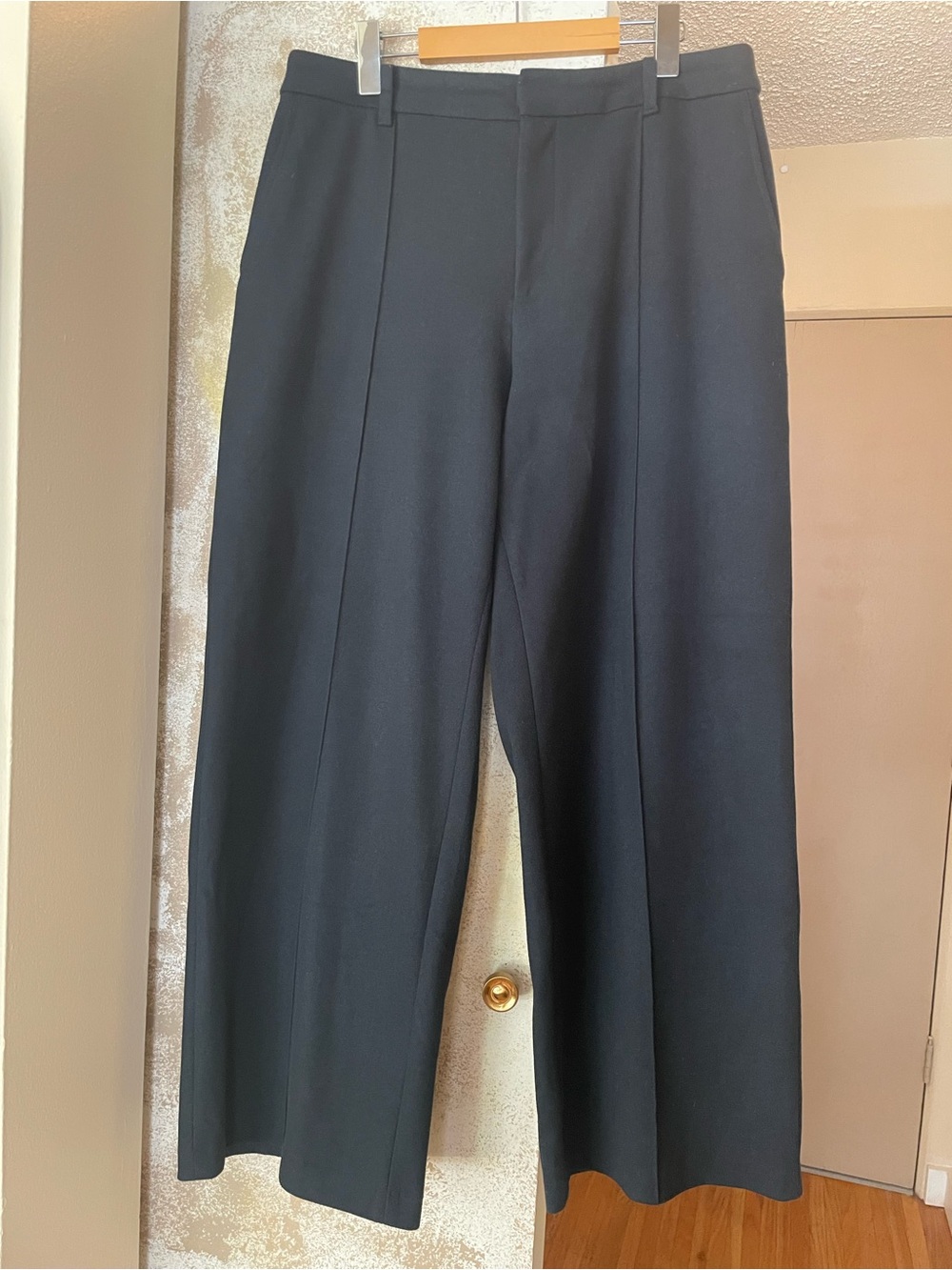 Uniqlo Black Women's Straight-Leg Dress Pants